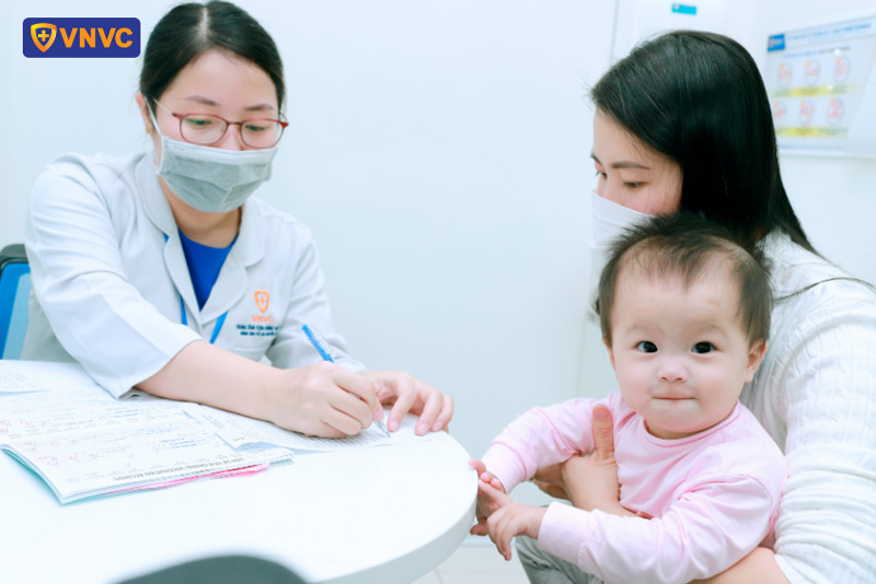 tiêm chủng dịch vụ cho trẻ em