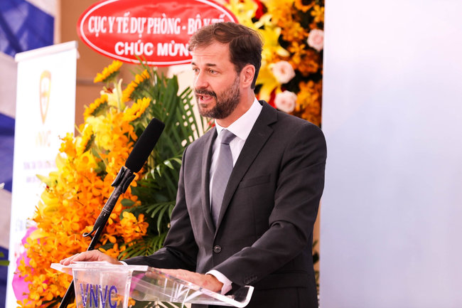 ông thomas gaudry trưởng văn phòng đại diện sanofi việt nam