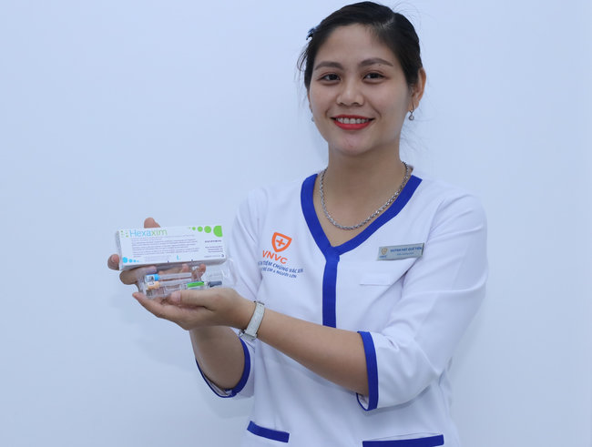 ra mắt vắc xin 6 trong 1 hexaxim