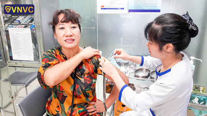 chích ngừa vắc xin phế cầu 13