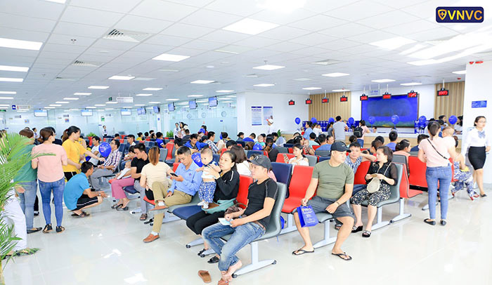 khách hàng đăng ký tiêm prevenar 13