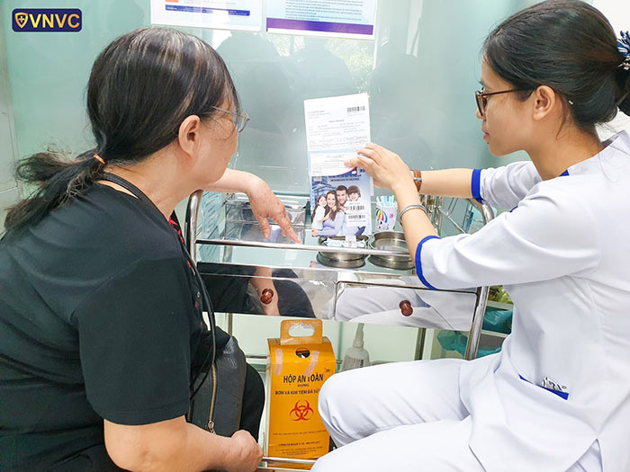 tiêm chủng vắc xin phế cầu 13