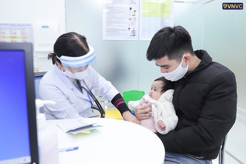 khám sàng lọc trước tiêm phòng tại vnvc