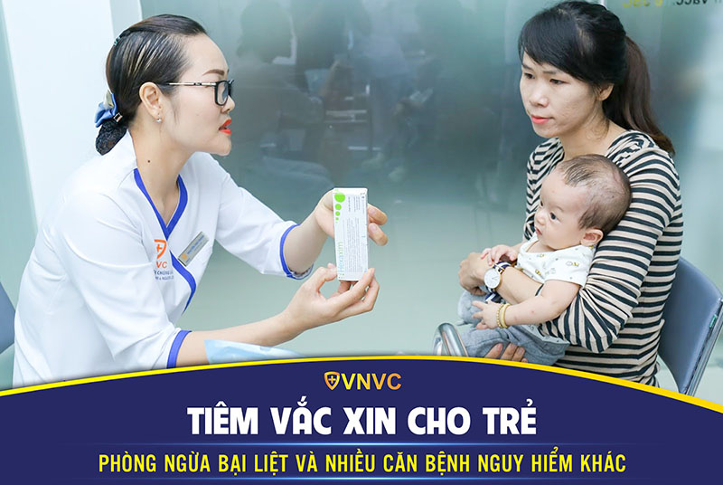 Tiêm vắc xin cho trẻ phòng ngừa bệnh bại liệt và nhiều căn bệnh nguy hiểm khác