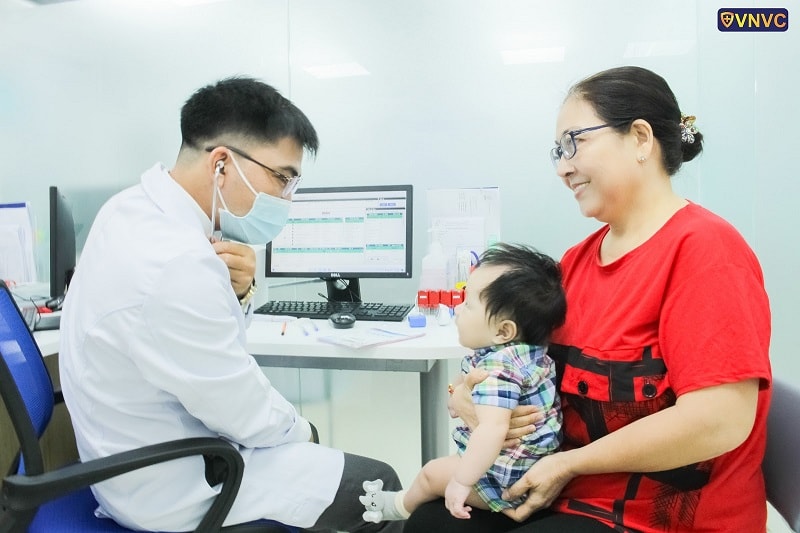 khám sàng lọc trước tiêm miễn phí