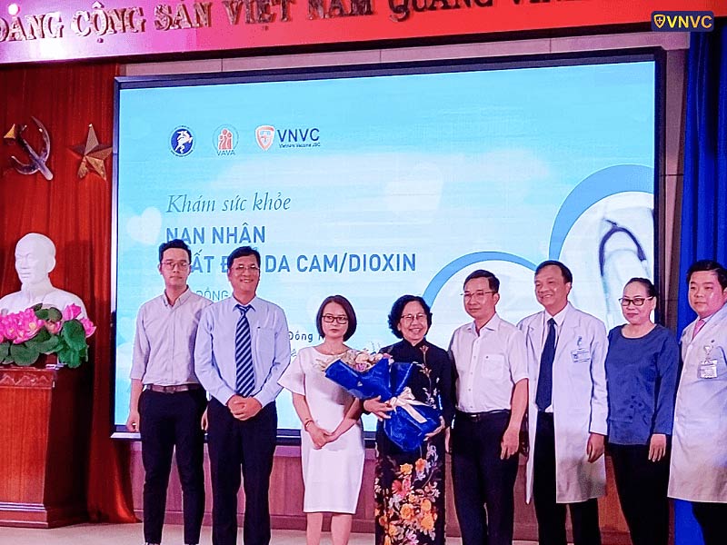 xoa dịu nỗi đau da cam