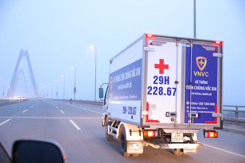 xe lạnh vận chuyển vắc xin covid-19