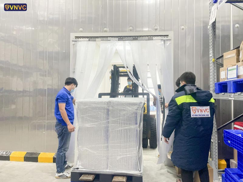 lo vac xin covid astrazeneca thu 6