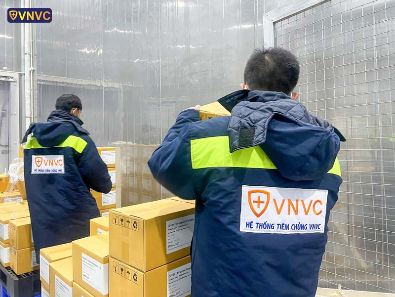 lo vac xin covid thu 6 tai kho vnvc