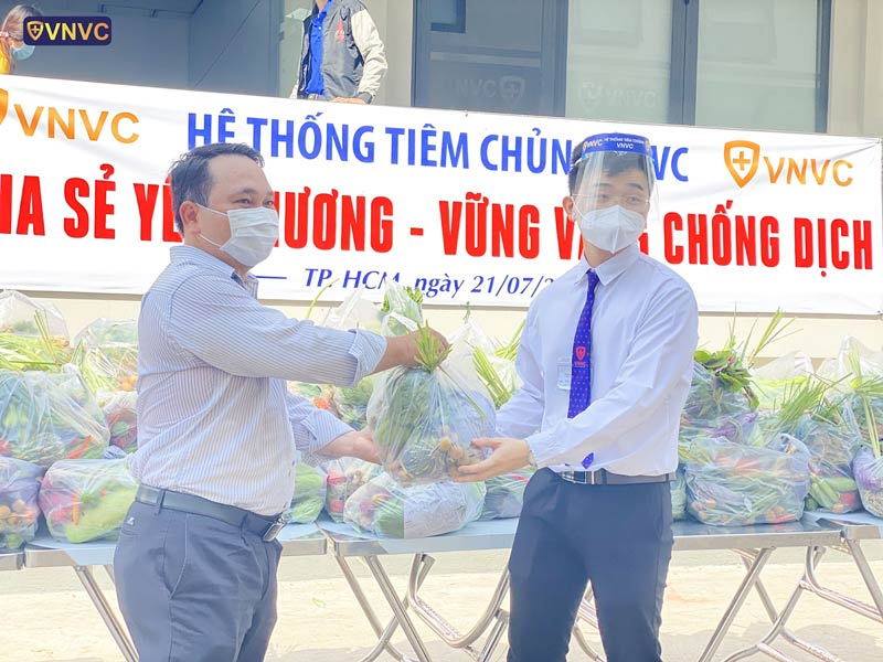 vnvc tang rau cu cho nhan vien