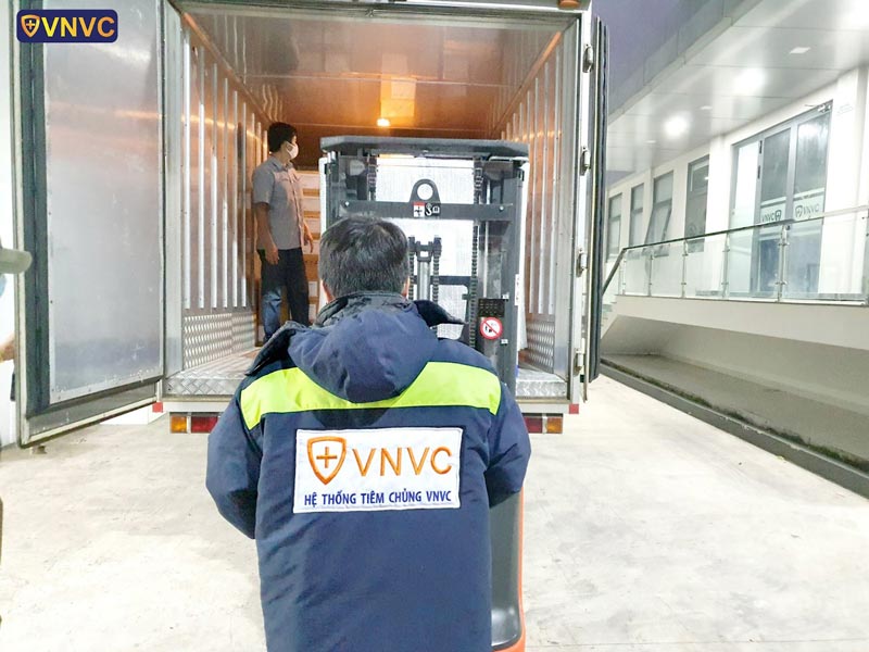 ban giao vac xin covid cho bo y te