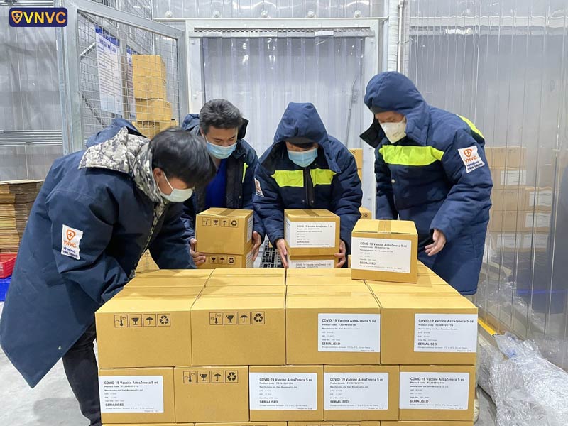 ban giao vac xin covid cho bo y te