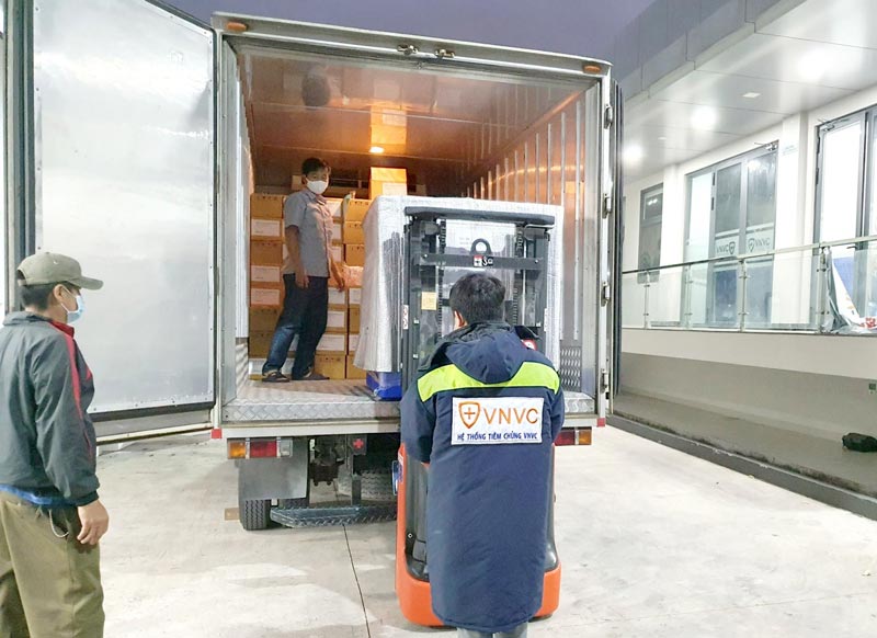 ban giao vac xin covid cho bo y te