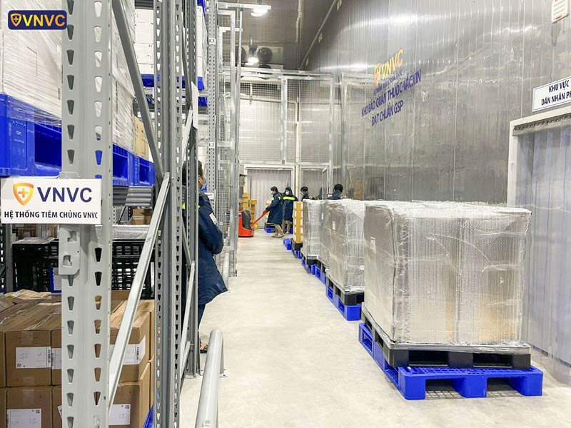 ban giao vac xin covid cho bo y te