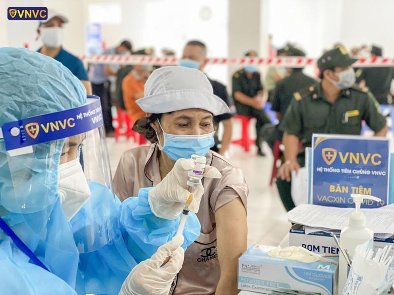 tiem vac xin covid cho doanh nghiep o binh duong