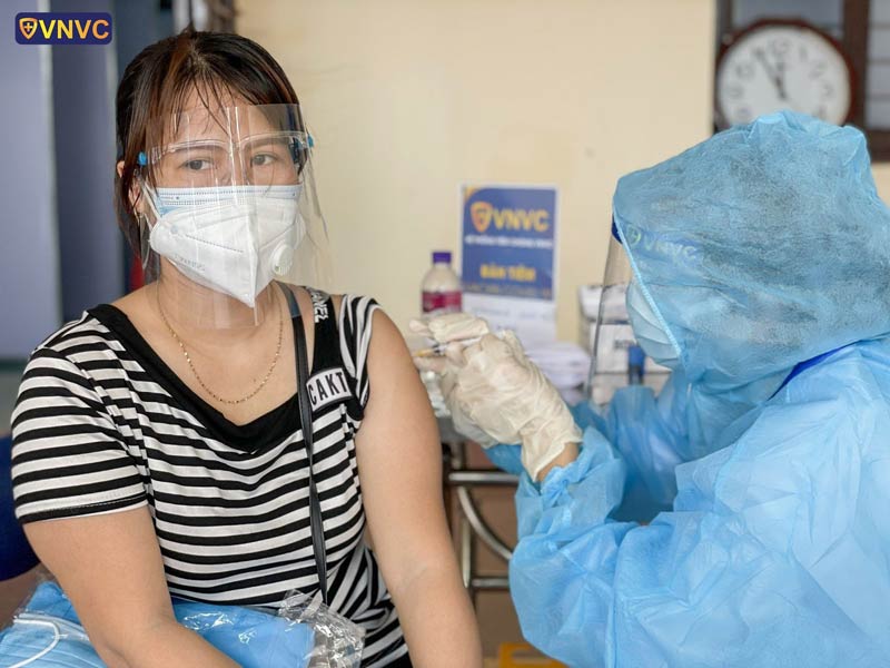 tiem vac xin covid o binh duong