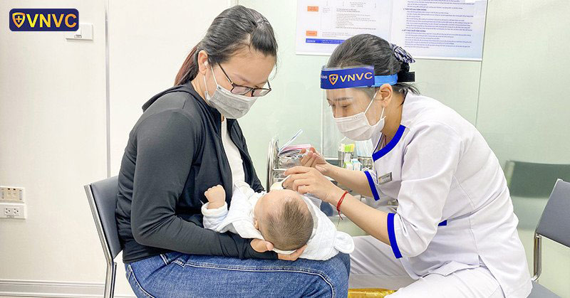 tiem phong dung lich cho tre