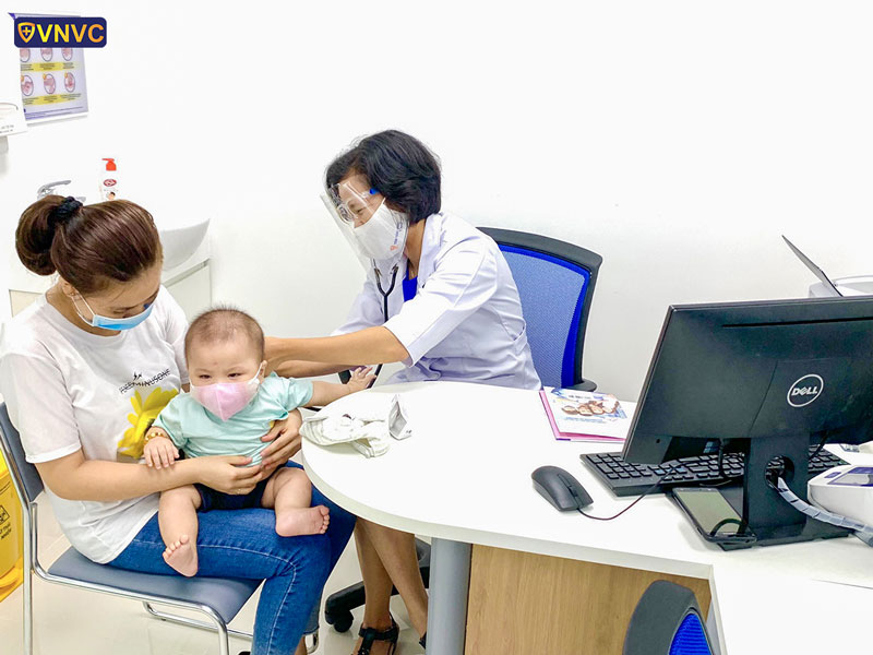 kham sang loc truoc tiem chung