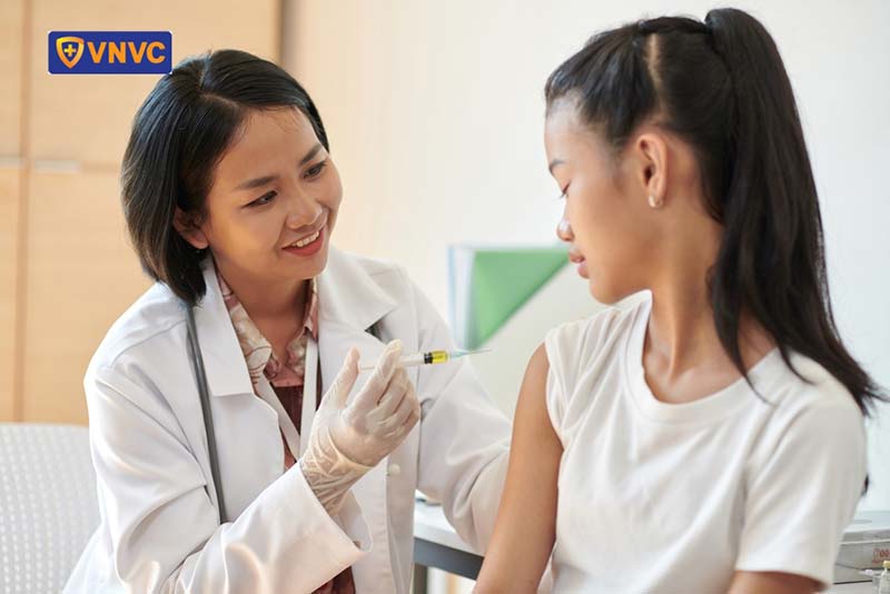 tiêm phòng cho tuổi thanh thiếu niên