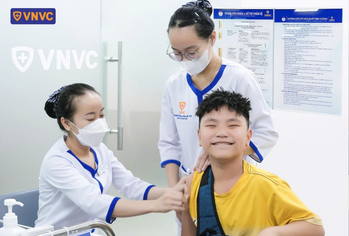 tiêm phòng sốt xuất huyết cho trẻ ở vnvc