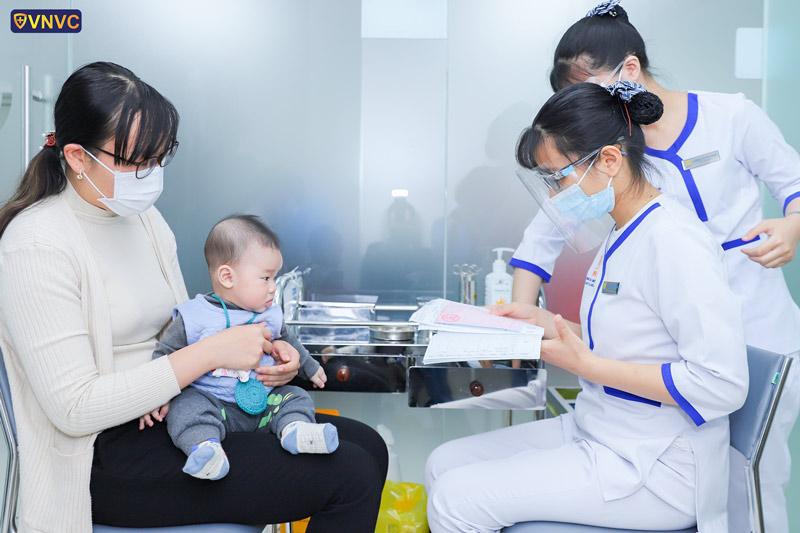 tiêm vắc xin phế cầu cho trẻ