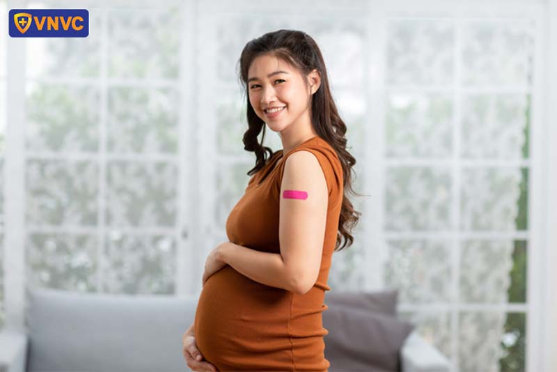 bà bầu mấy tháng thì tiêm phòng