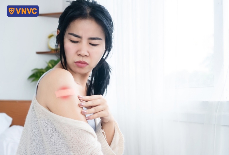 tác dụng phụ sưng tại vùng tiêm