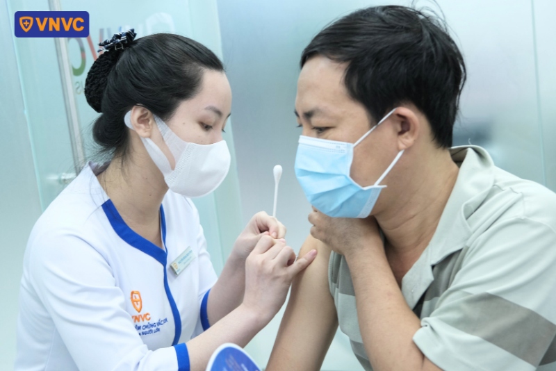 tiêm vắc xin tại vnvc tân túc