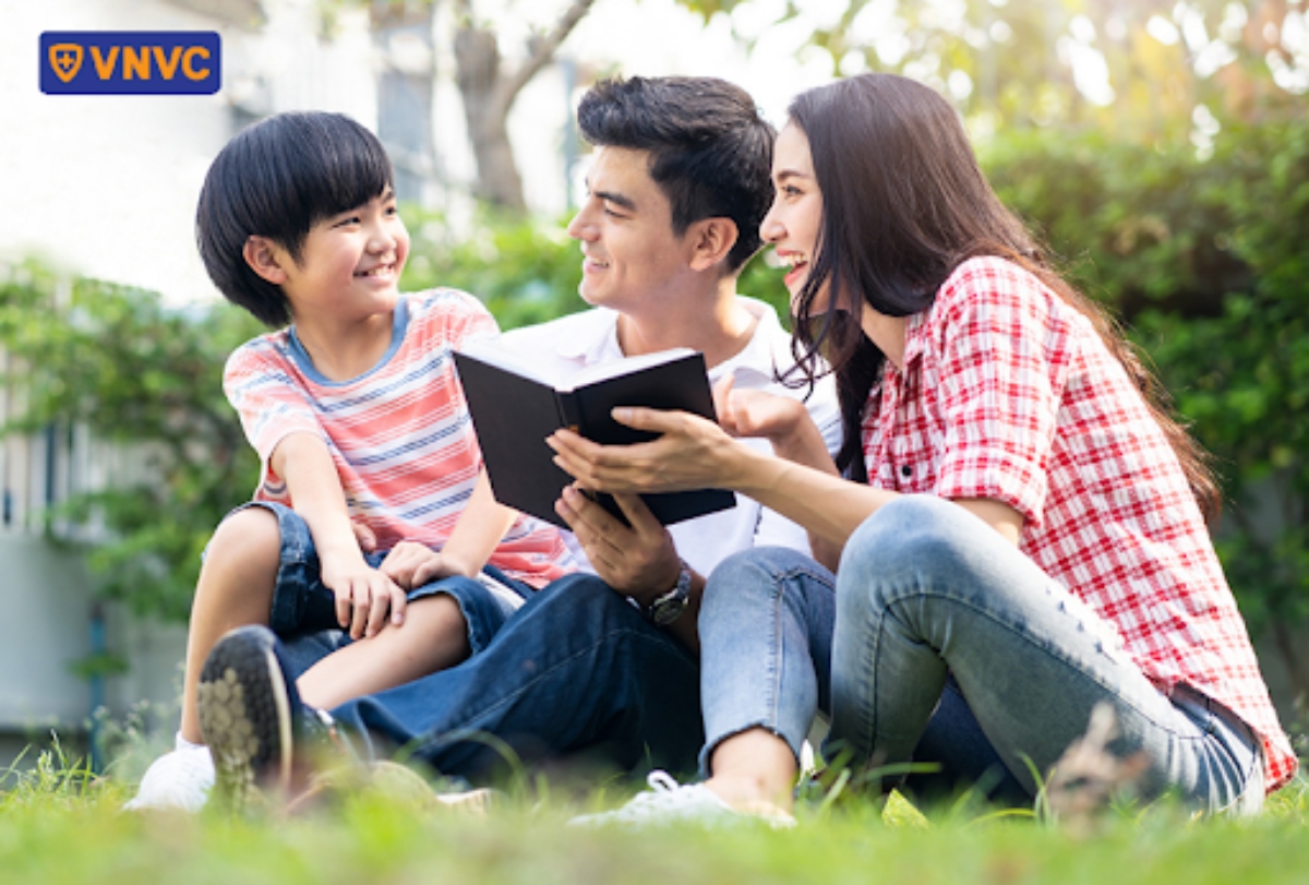 cả gia đình vui vẻ
