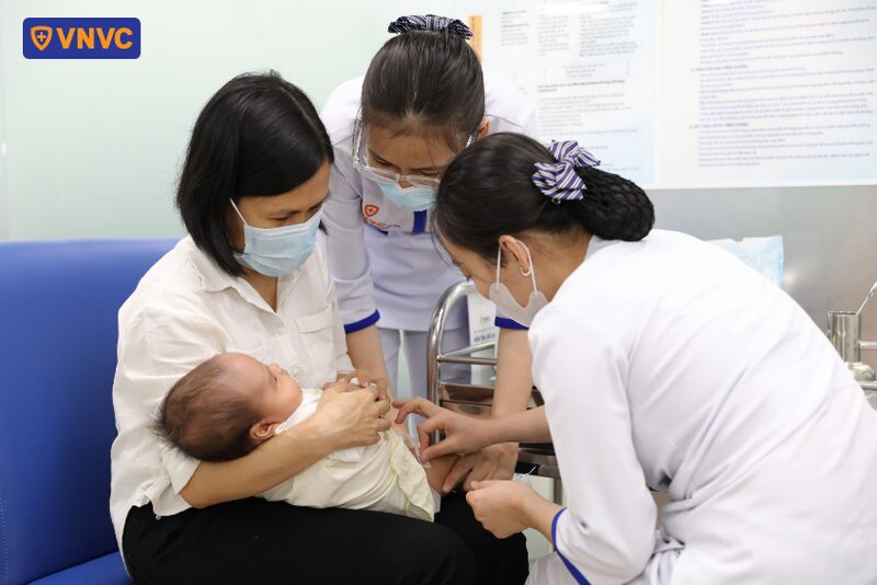 trẻ tiêm lao và viêm gan b