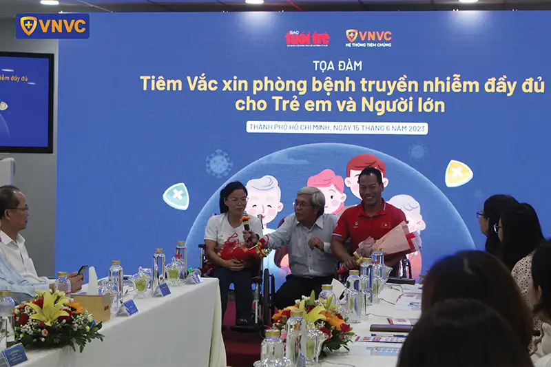 anh công và chị sari