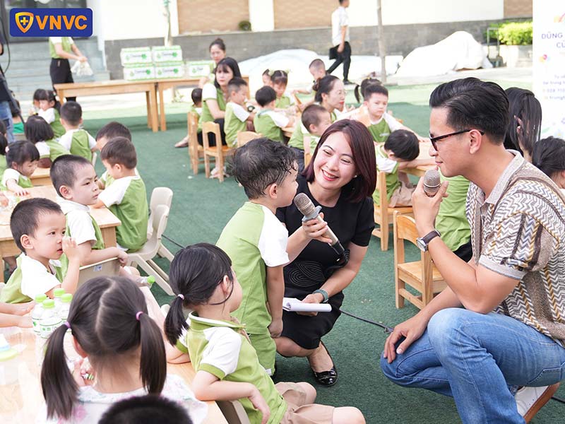 chương trình bé vẽ dũng sĩ tiêm ngừa