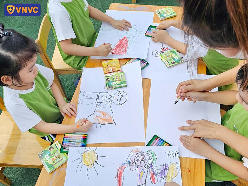 chương trình bé vẽ dũng sĩ tiêm ngừa