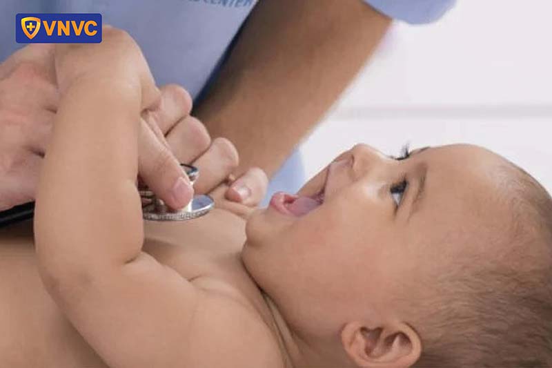 khám sức khỏe cho bé
