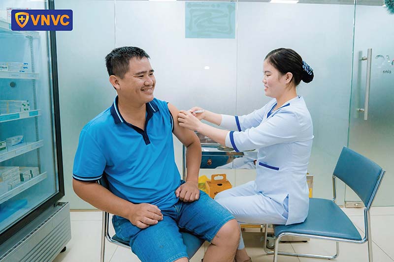 tiêm chủng ngừa thủy đậu cho người lớn