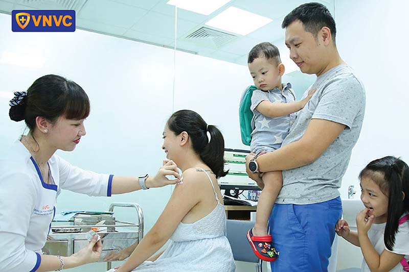 tiêm vacxin ngừa bệnh thủy đậu