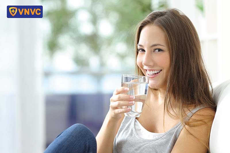 uống đủ nước cho cơ thể