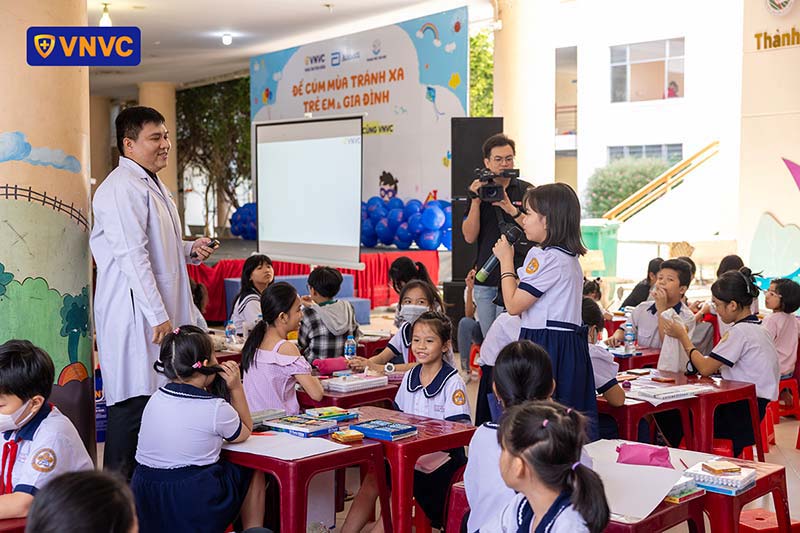 Workshop “Em vẽ dũng sĩ tiêm ngừa cùng VNVC”