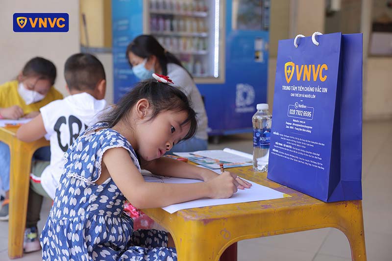 Workshop “Em vẽ dũng sĩ tiêm ngừa cùng VNVC”