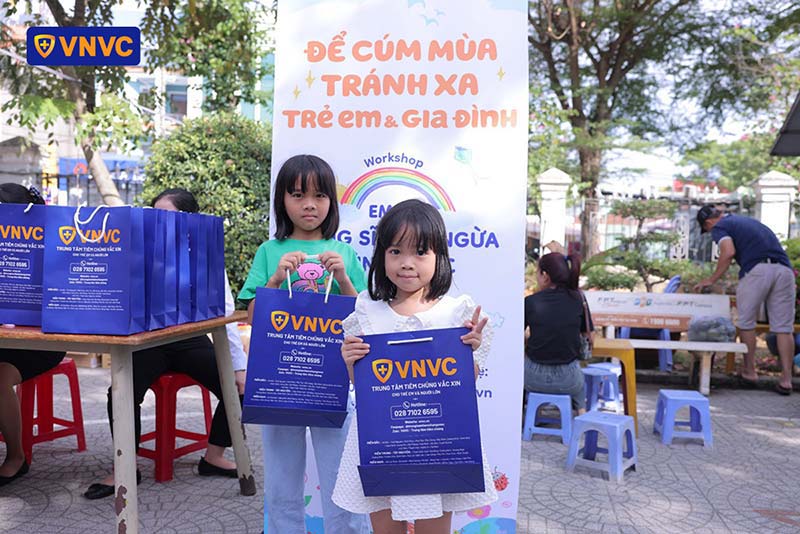 Workshop “Em vẽ dũng sĩ tiêm ngừa cùng VNVC”