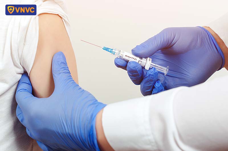 chích vắc xin phòng bệnh thủy đậu