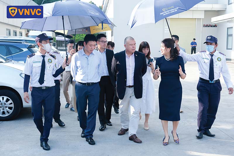 GS Hiệp sĩ Jonathan Van Tam