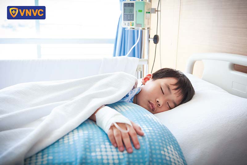 nhập viện điều trị sốt xuất huyết