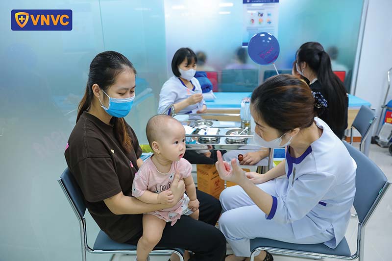 tiêm phòng khi trẻ bị chó cắn