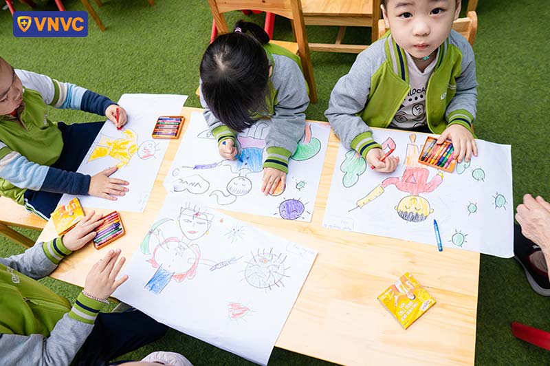 em vẽ dũng sĩ tiêm ngừa