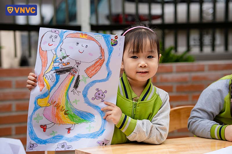 em vẽ dũng sĩ tiêm ngừa