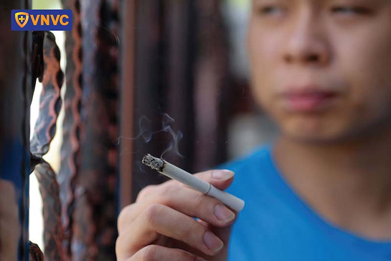 hút thuốc lá tăng nguy cơ sùi mào gà