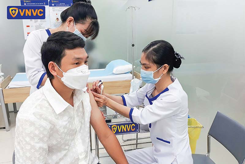 đàn ông tiêm vắc xin hpv phòng sùi mào gà