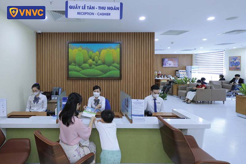 quầy lễ tân bệnh viện tâm anh
