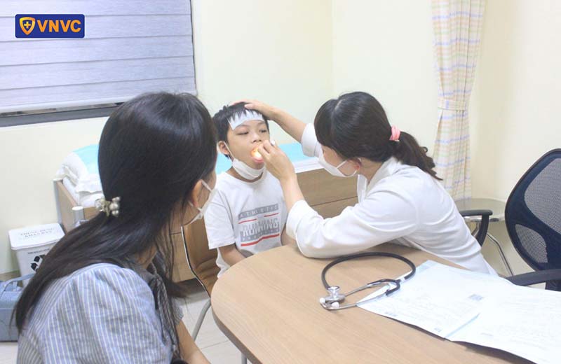 chẩn đoán bệnh cho bé